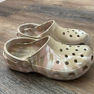 Women Crocs size 7